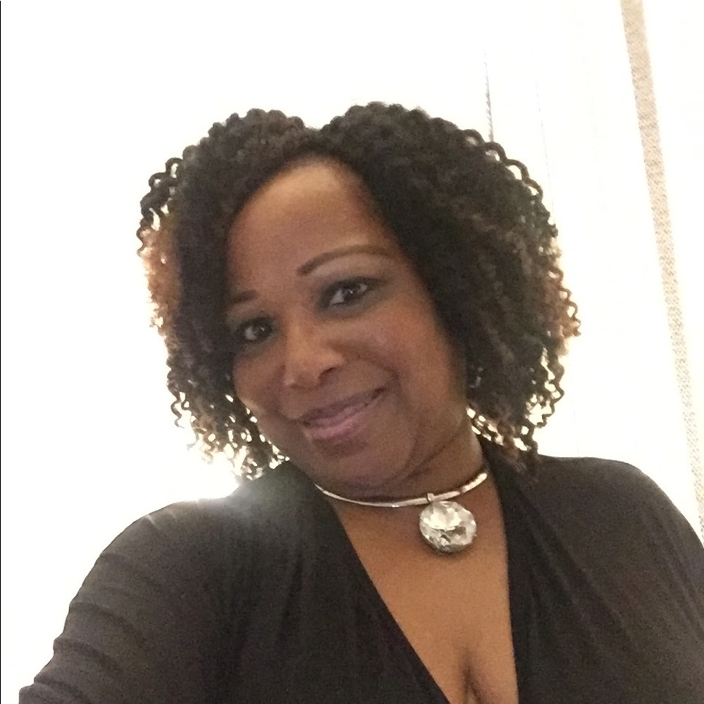 Meet your Posher, Cynthia